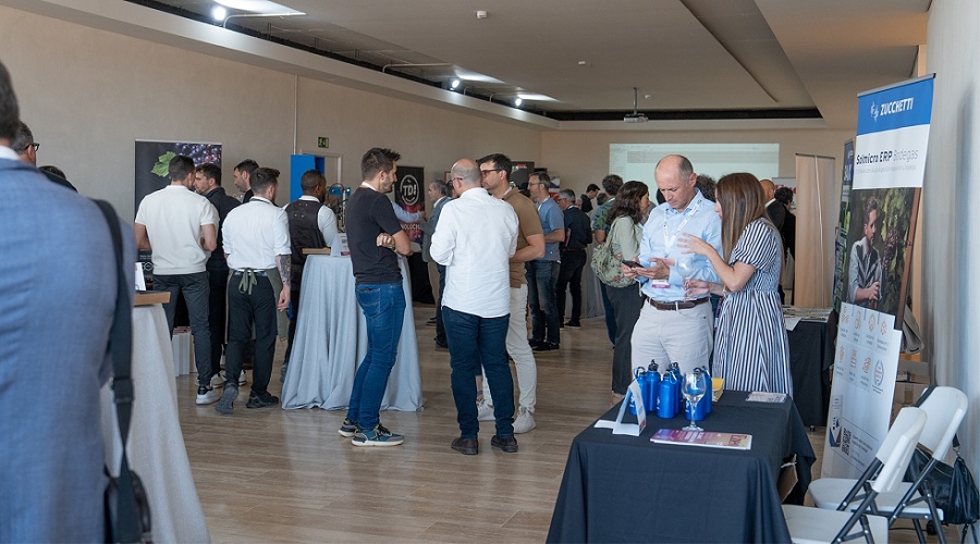 Foto de Qui�n es qui�n entre los patrocinadores de Eneo Meeting Pened�s