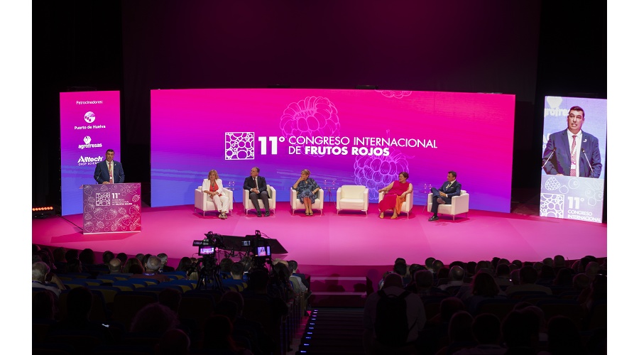 Foto de Unidad, innovaci�n y sostenibilidad centran la primera jornada del XI Congreso Internacional de Frutos Rojos