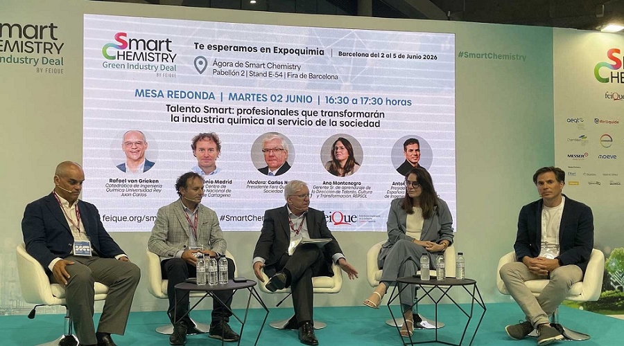 Foto de El Foro Qu�mica y Sociedad destaca que trabajar en qu�mica supone contribuir al futuro de la sociedad