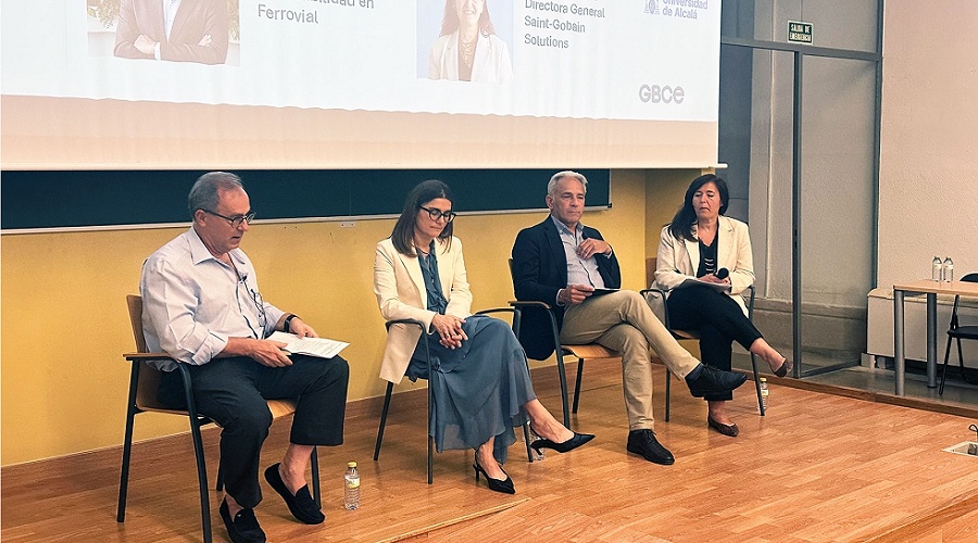 Foto de La vivienda, la descarbonizaci�n y la competitividad centran el debate sobre el futuro de la edificaci�n