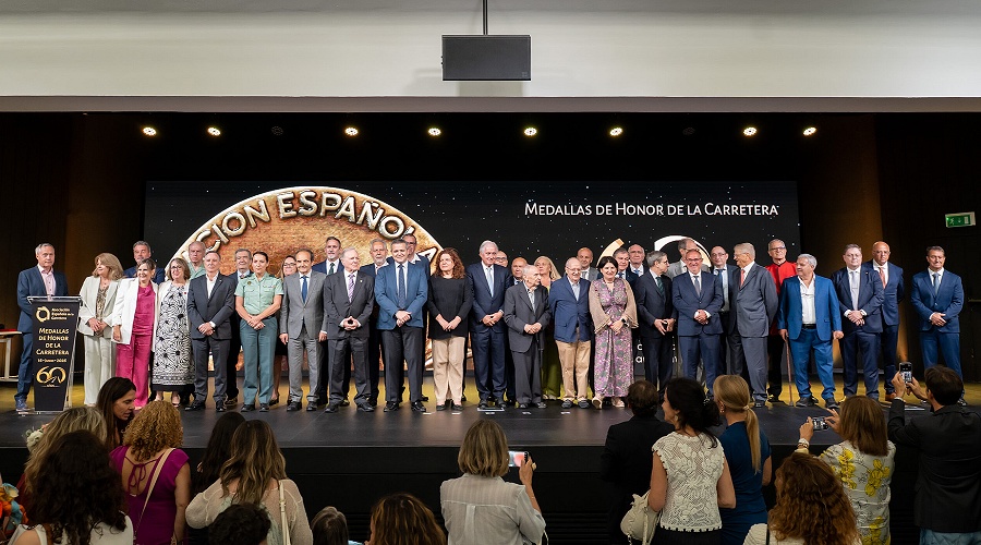 Foto de Sesenta a�os reconociendo el compromiso con las carreteras: la AEC entrega sus Medallas de Honor 2026