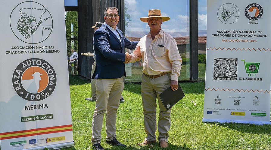 Foto de Encuentro hist�rico con la Federaci�n Mundial del Merino para reconocer el origen espa�ol de la raza