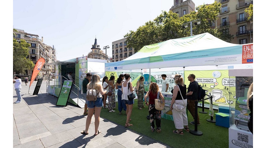 Foto de La campa�a �Cuenta con los l�cteos europeos� acerca al consumidor urbano los retos del sector l�cteo