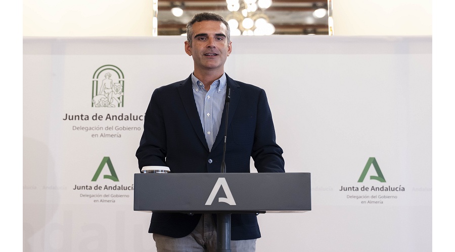 Foto de Entrevista al consejero de Agricultura, Pesca, Agua y Desarrollo Rural de Andaluc�a, Ram�n Fern�ndez-Pacheco