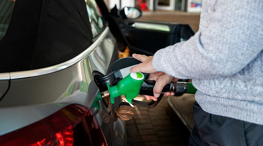 Foto de La CEEES advierte de la subida del precio de los carburantes a partir del s�bado por el incremento del IEH