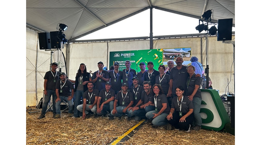 Foto de Pioneer celebra su centenario con m�s de 250 productores de ma�z en Huesca