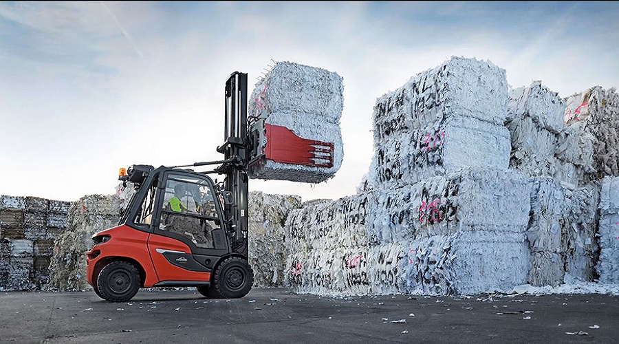 Foto de De la carga al valor: soluciones de manipulaci�n con carretillas elevadoras integrada para la eficiencia en el tratamiento de papel, cart�n y RAEE
