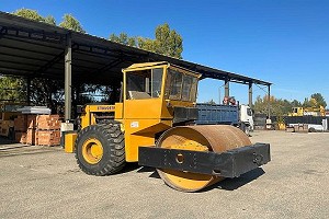 STRAVOSTROJ VV200 Rodillo vibratorio para neumticos