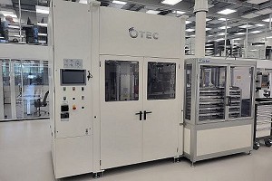 M�quina para desbarbar vibratoria