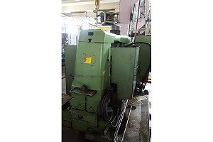 LIEBHERR - L 301 - M�quina de arrastre de engranajes