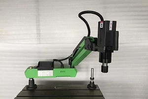 M�quina el�ctrica de roscado FREUTEK LON0003/D DIN M3-16 (cabeza universal)