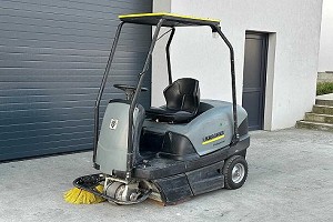 K�rcher KM 100/100 R Bat Bar de vac�o de piso con montadero 2014