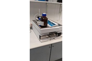 HPLC KNAUER modelo AZURA COMPACT