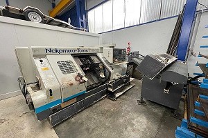 NAKAMURA-TOME TW 10 torno CNC de cama inclinada de doble husillo con herramientas motorizadas