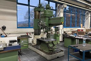 M�quina de perforaci�n de brazo CSEPEL 12UH/1600