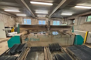 Máquina de corte por chorro de agua Flow WMC 23020 de 2007