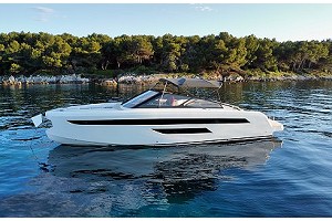Open/runabout de 14,25 m de eslora
