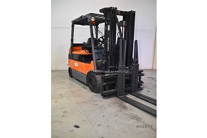 Contrapesada el�ctrica (4 ruedas) Toyota 7FBMF30