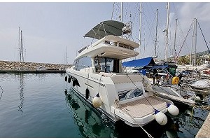 Lancha (vedette con fly) de 16,10 m de eslora