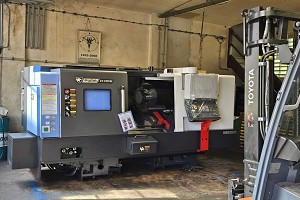 CNC Lathe with c-axis DOOSAN - PUMA GT3100M MACH-ID 9615 Make: DOOSAN Type: PUMA GT3100M Control: Si