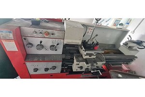 Torno universal SIECC LC460 2019