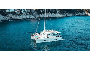 Catamaran � voile de 18,73 m de eslora