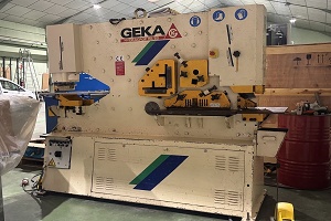 Cizalla punzonadora hidráulica