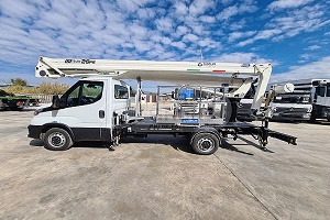 Cela DT 28FE plataforma aérea de 28 m + camión en stock