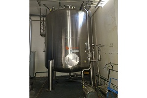 Dep�sito de 25.000 litros en inoxidable de segunda mano