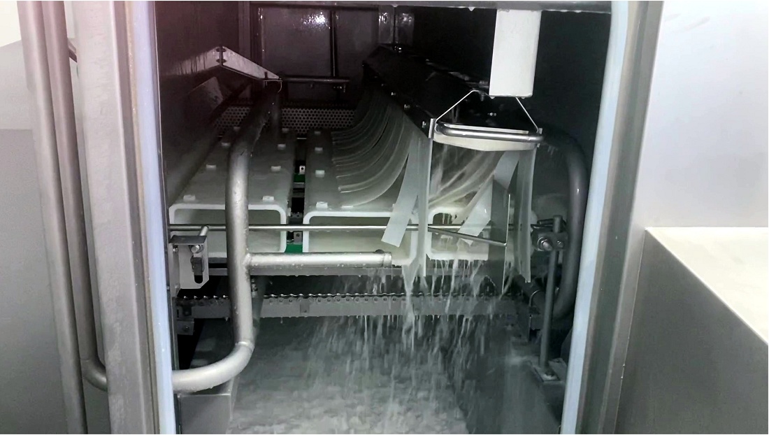 Foto deTúneles de lavado de moldes de prensado automático