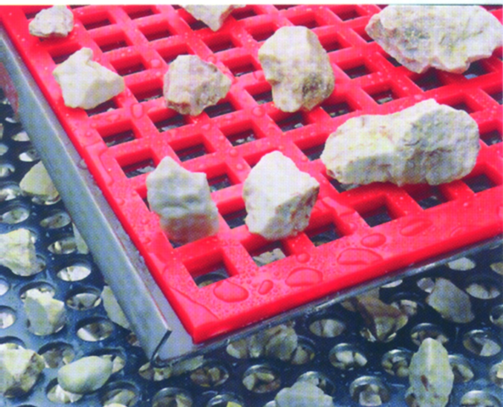 Foto deMallas y chapas perforadas