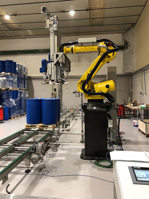 Foto deLlenadoras automáticas de bidones y envases