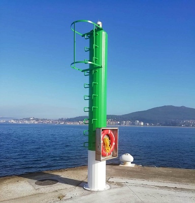 Foto de Postes y torres de señalización marítima