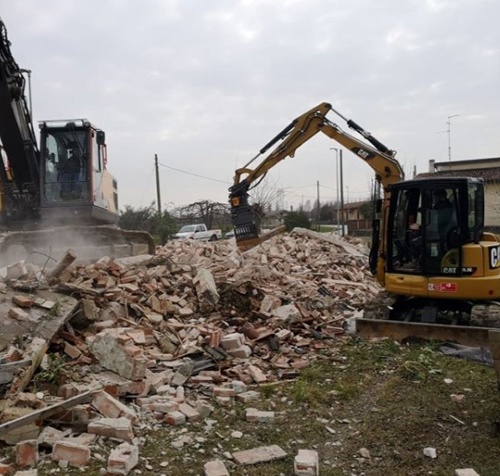 Foto dePinzas seleccionadoras para miniexcavadoras