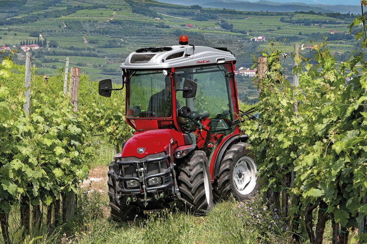 Foto de Tractor isodiamétrico reversible articulado