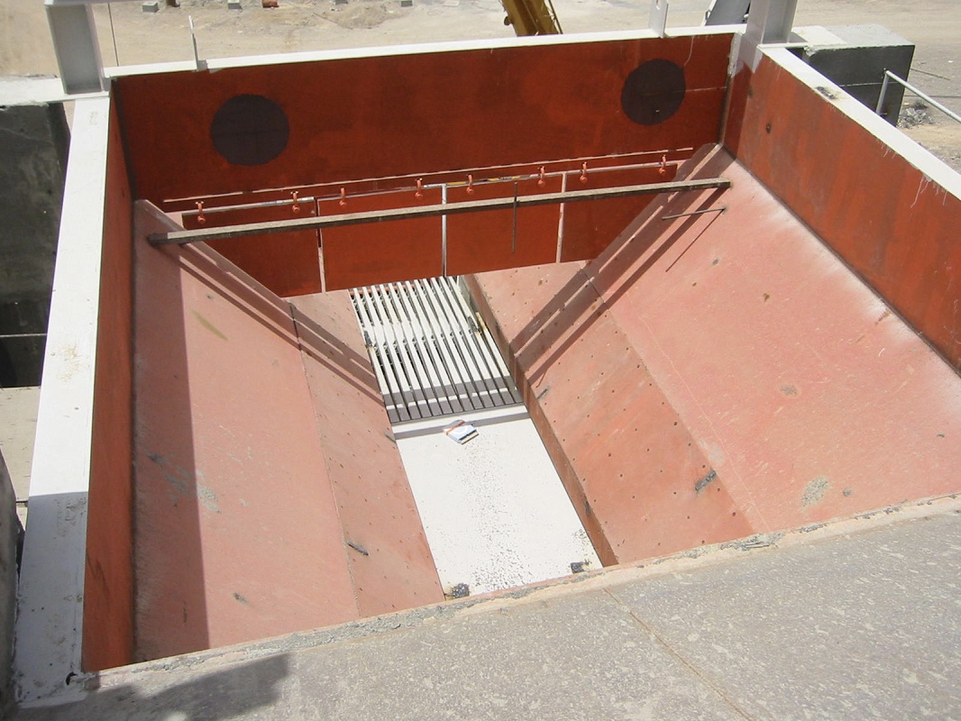 Foto de Tolvas y silos para acopio de áridos y minerales