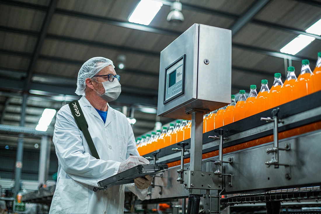 Foto de Tablets rugerizadas con IA para la automatización industrial