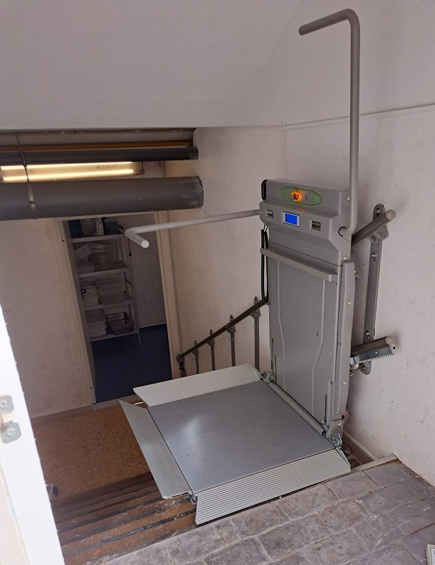 Foto deSalvaescaleras inclinados