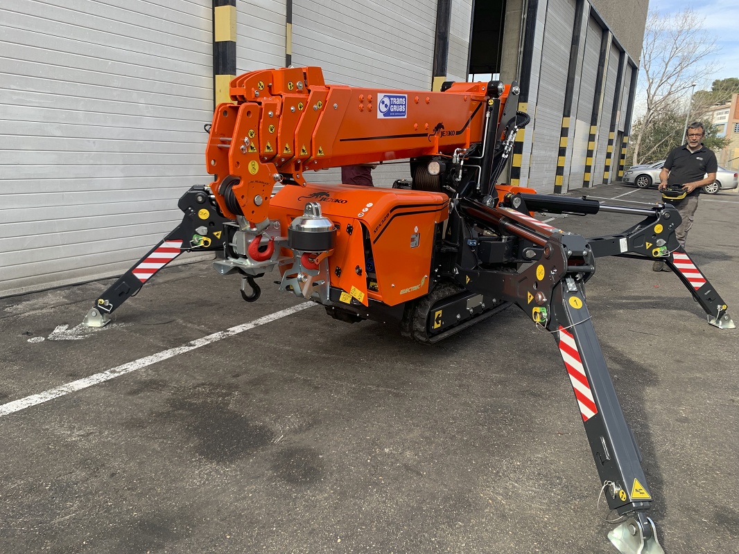 Foto deMinigrúas sobre oruga