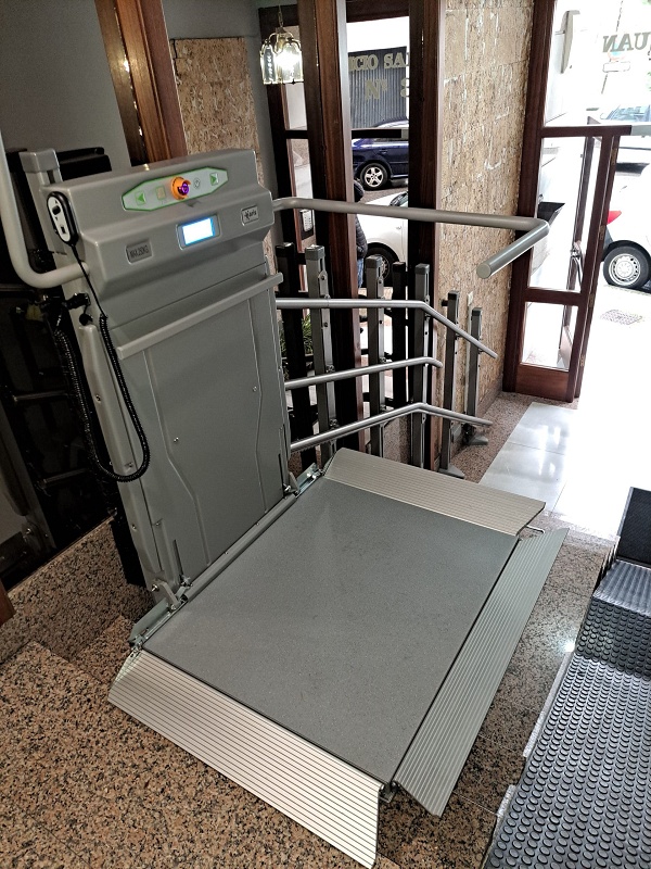 Foto deSalvaescaleras inclinados