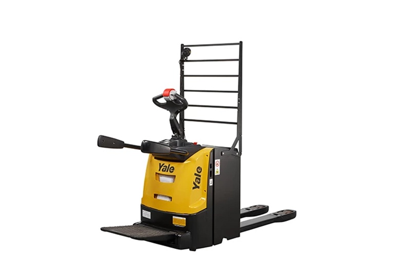 Foto deTranspaletas con plataforma de elevación