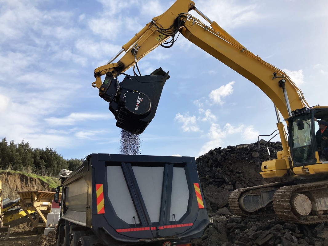 Foto deCucharas granuladoras de asfalto