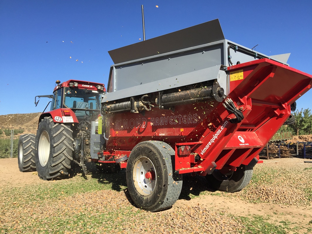 Foto deRemolques peladoras