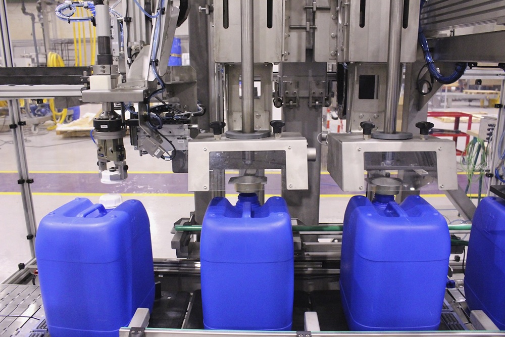 Foto deMáquinas llenadoras de botes