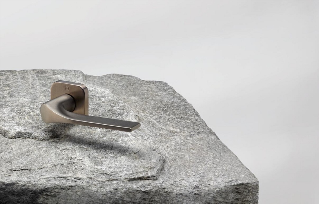 Foto de Línea de manetas para puertas