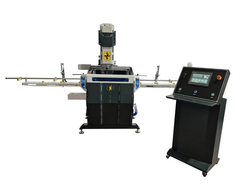 Foto de Centros de mecanizado de perfiles de aluminio y PVC a 4 ejes