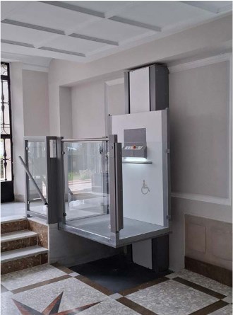 Foto de Salvaescaleras verticales hidráulicas