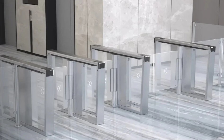 Foto dePuertas de velocidad y torniquetes