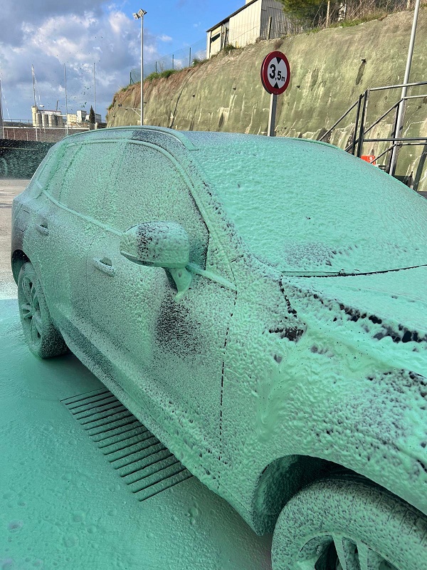 Foto de Champús respetuosos para túneles de lavado