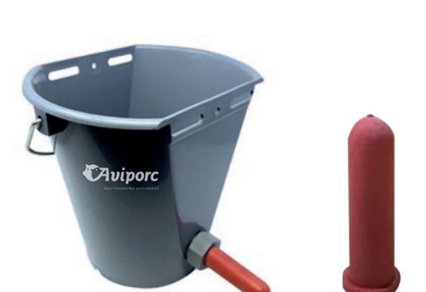 Foto de Cubos con tetinas rojas